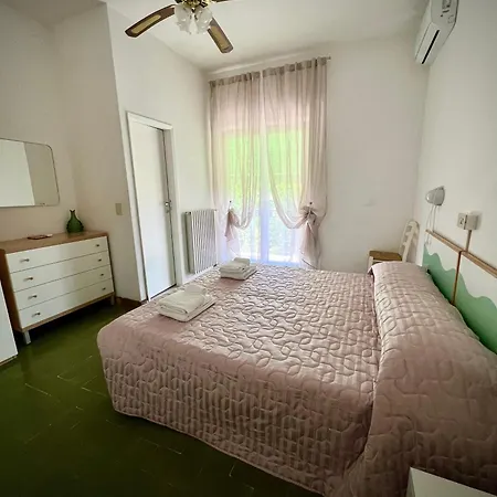 Lorena Форте-деи-Марми